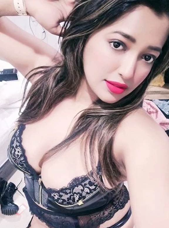 Ghaziabad aged housewife Call Girl
